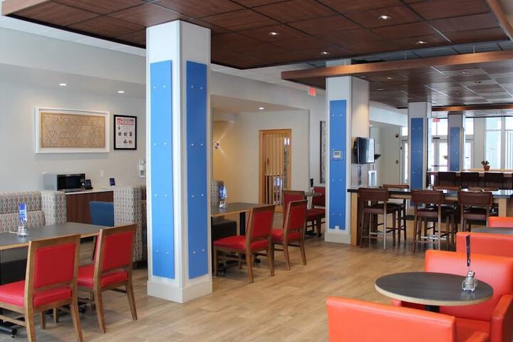 Holiday Inn Express Amherst - Lockport by IHG