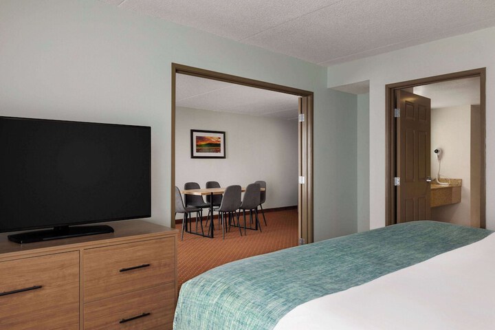 Room 13 of 43