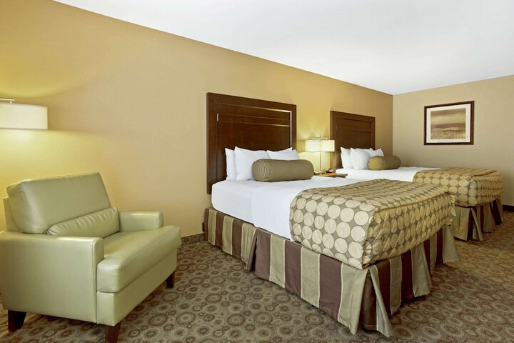 La Quinta Inn & Suites by Wyndham Dickinson