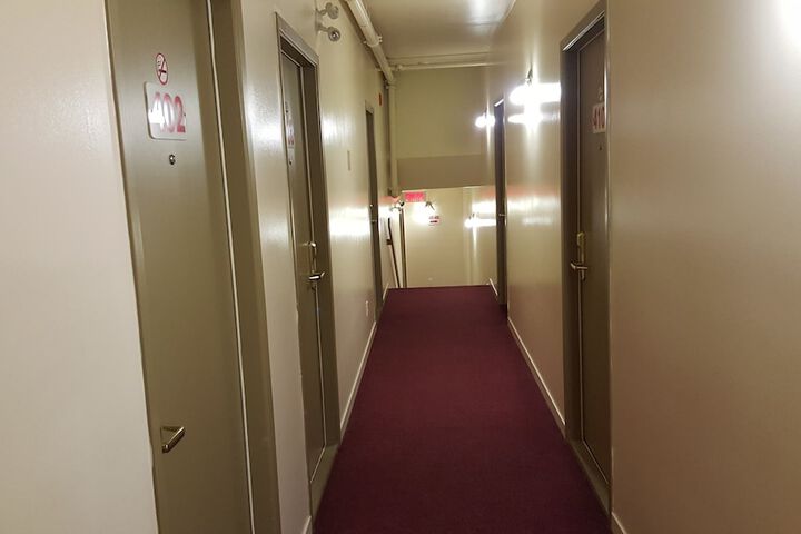 Ballroom/Hall 21 of 22