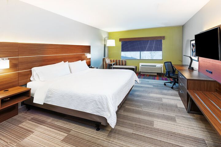 Room 10 of 36