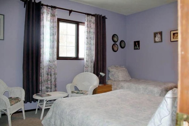 Room 9 of 32