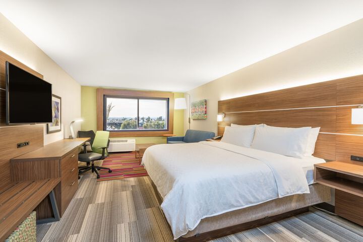 Room 28 of 54