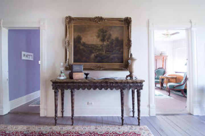 Munzesheimer Manor Bed & Breakfast