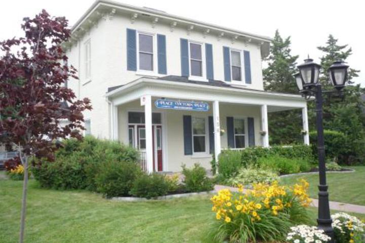 Place Victoria Place Bed & Breakfast
