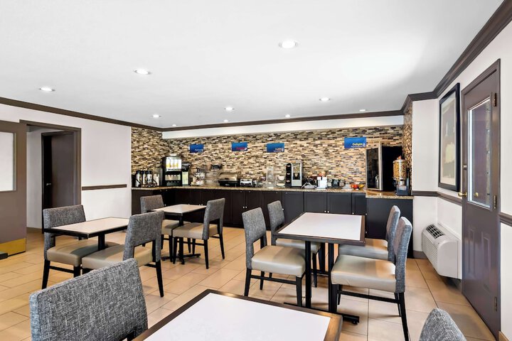 Best Western Maple Ridge Hotel