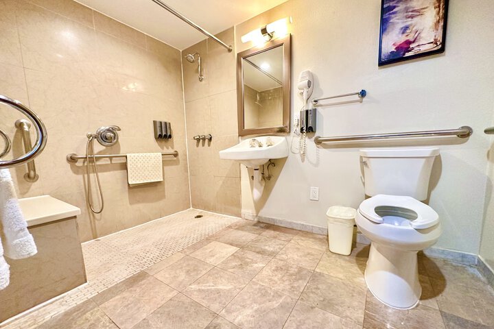 Room 105 of 168