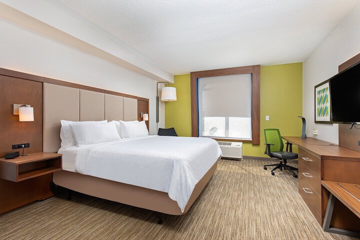 Room 46 of 81