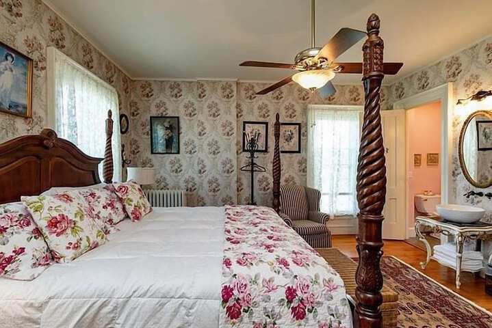 Room 17 of 40