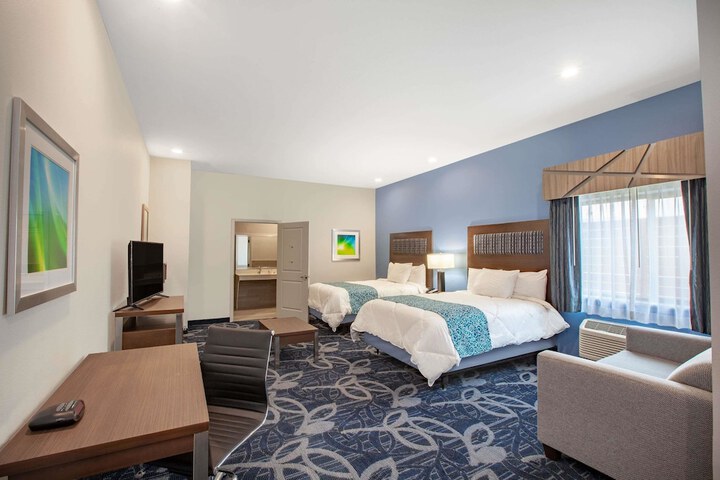 Room 10 of 27
