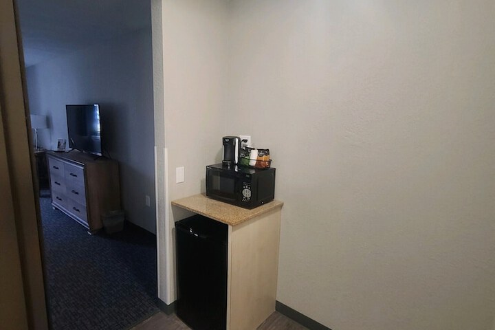 Room 25 of 64