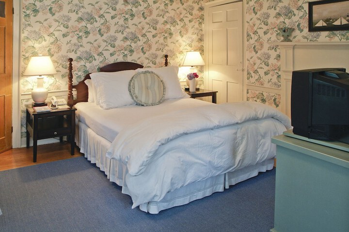 Room 15 of 22