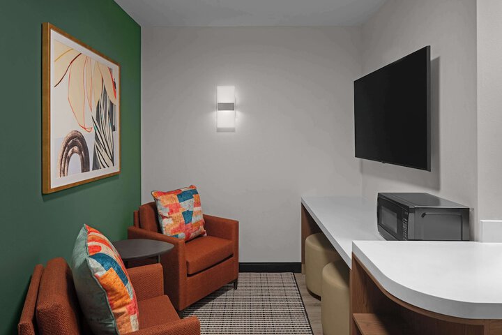 Embassy Suites by Hilton Madison Downtown