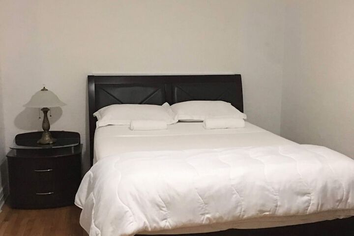 Room 6 of 25