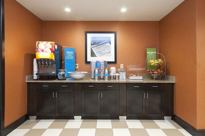 Hampton Inn & Suites Seneca-Clemson Area