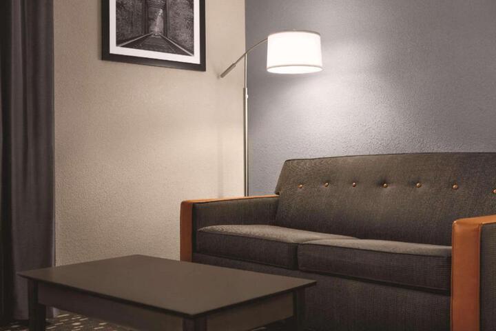 Country Inn & Suites by Radisson Auburn IN