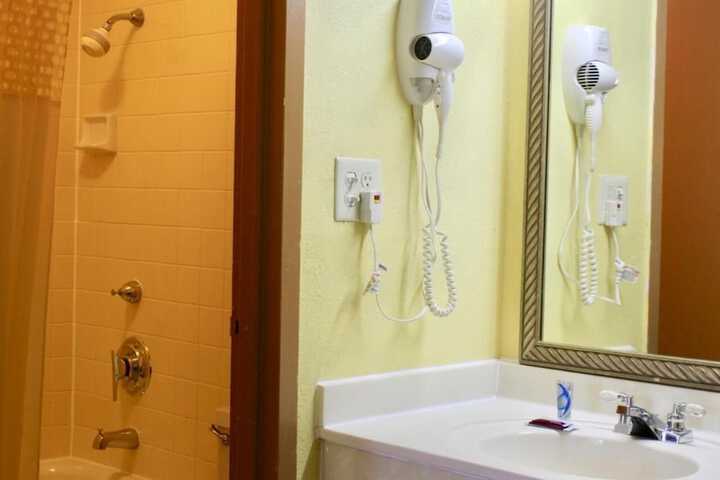 Rodeway Inn Monroe