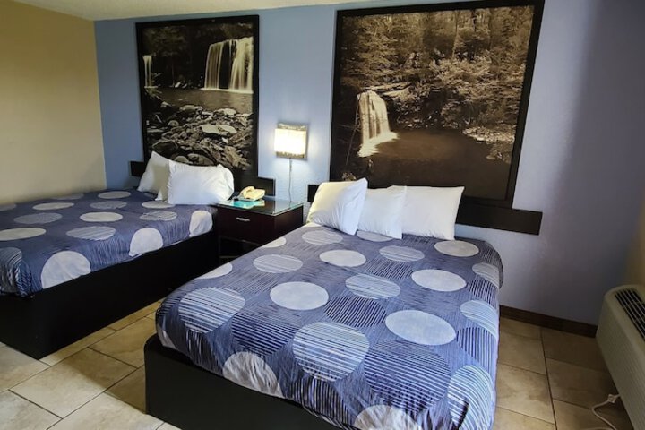 Room 22 of 34