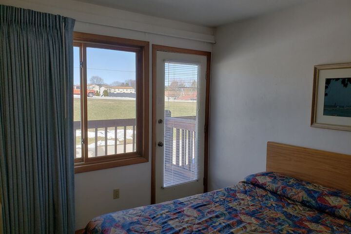 Algoma Beach Motel