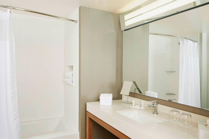 Courtyard by Marriott Lake George