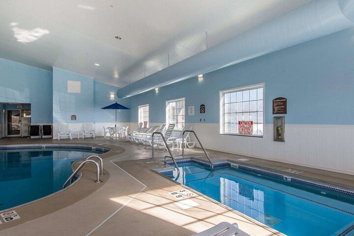 Quality Inn & Suites Fort Madison near Hwy 61