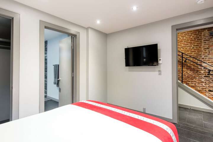 Room 137 of 488