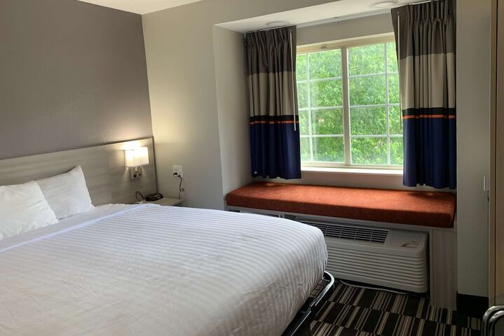 Room 7 of 19