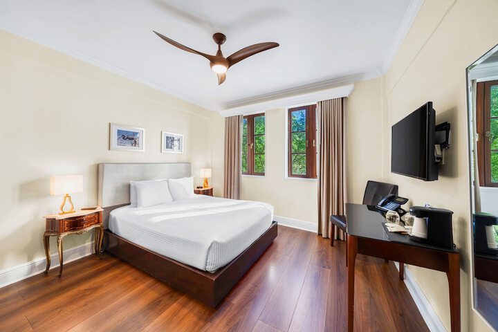 Room 28 of 47