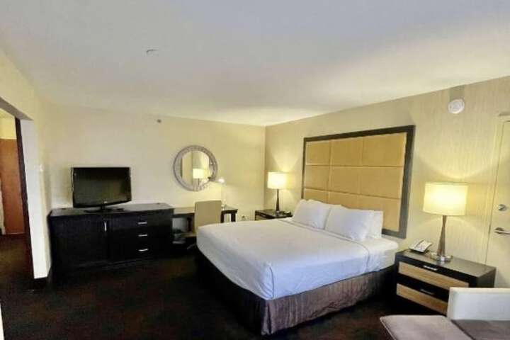 Room 16 of 25
