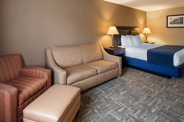 Room 54 of 76