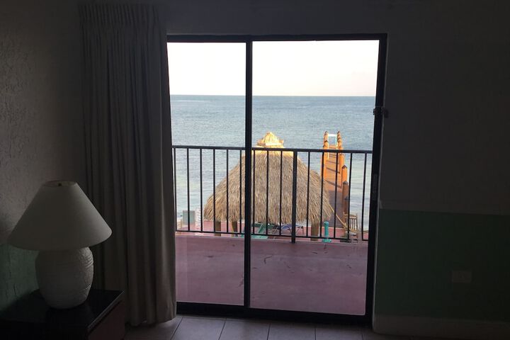 Room 35 of 110