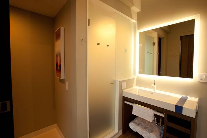 Room 11 of 43