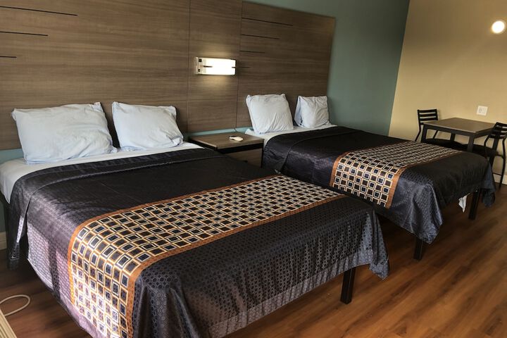Room 9 of 17