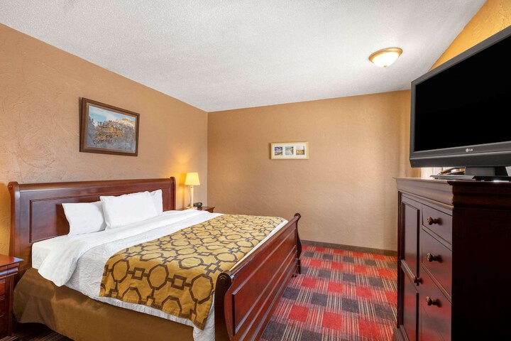 Room 17 of 25