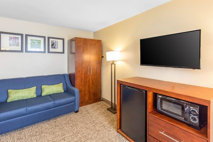 Room 20 of 33