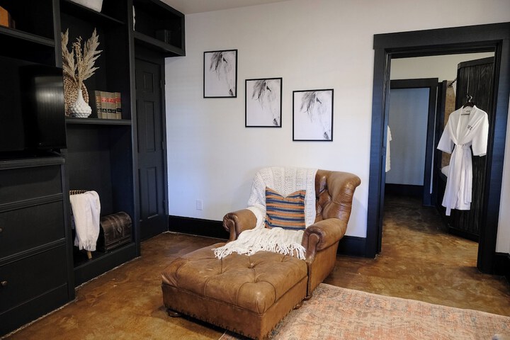 The Winchester Lodge