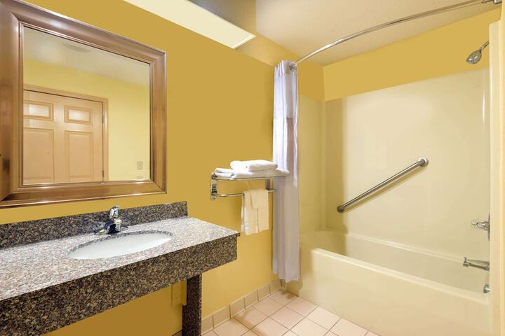 Room 22 of 25