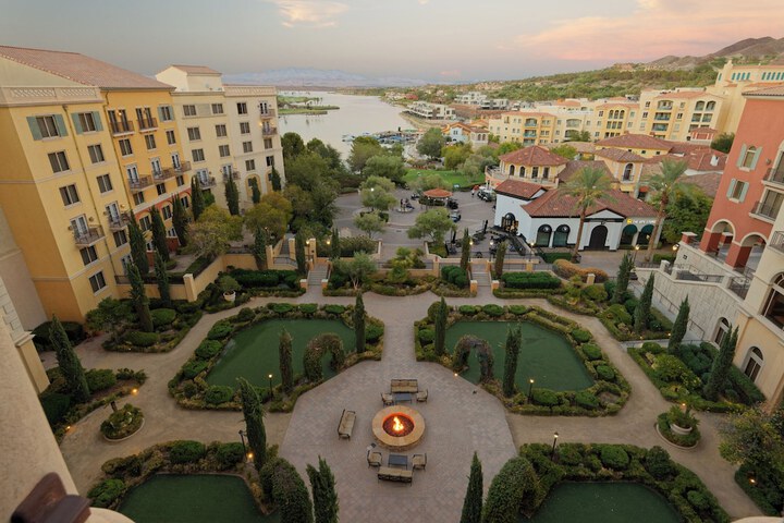 Hotel 8 of 79