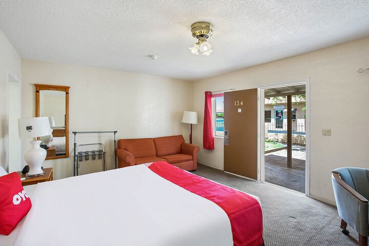 Room 16 of 35