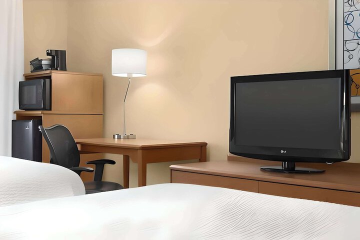 Dubuque Inn & Suites