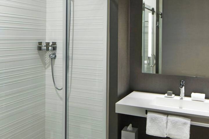 AC Hotel Des Moines East Village