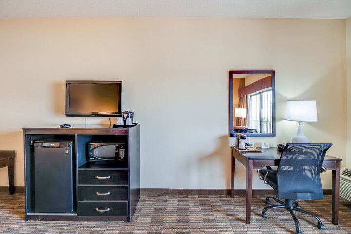 Room 42 of 99