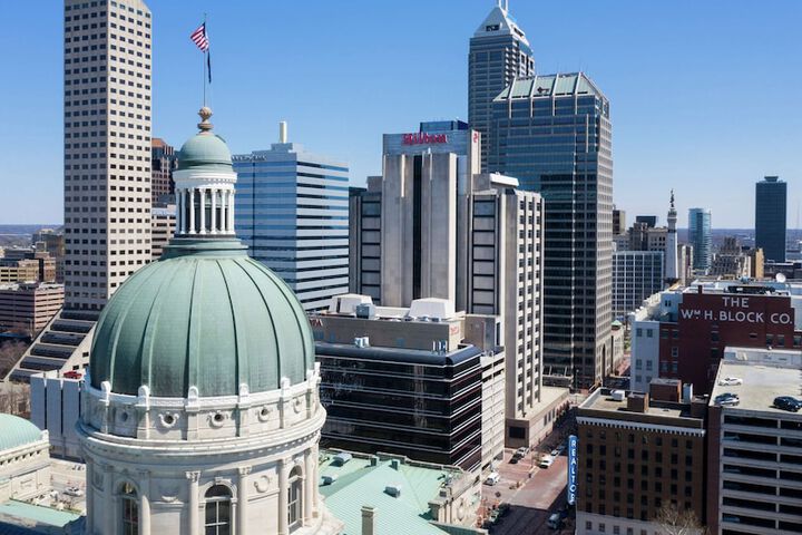 Hilton Indianapolis Hotel & Suites