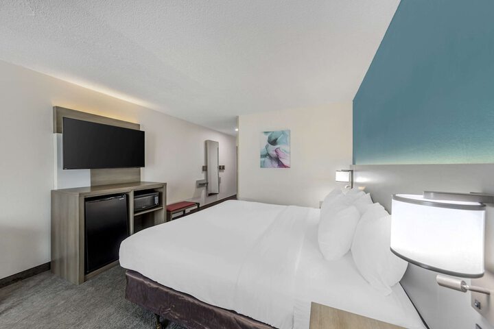 Room 15 of 37