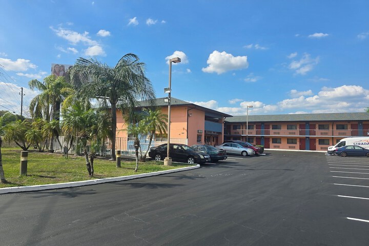Rodeway Inn Apopka South
