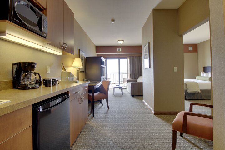 Room 32 of 46