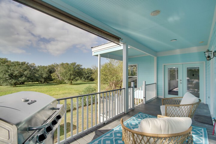 Sunny Waveland Home Rental w / Pool: Walk to Beach!