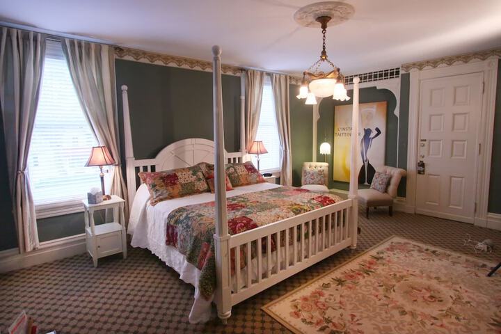 Room 15 of 117
