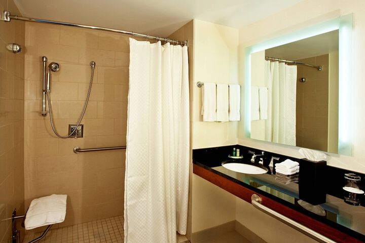 Room 34 of 109