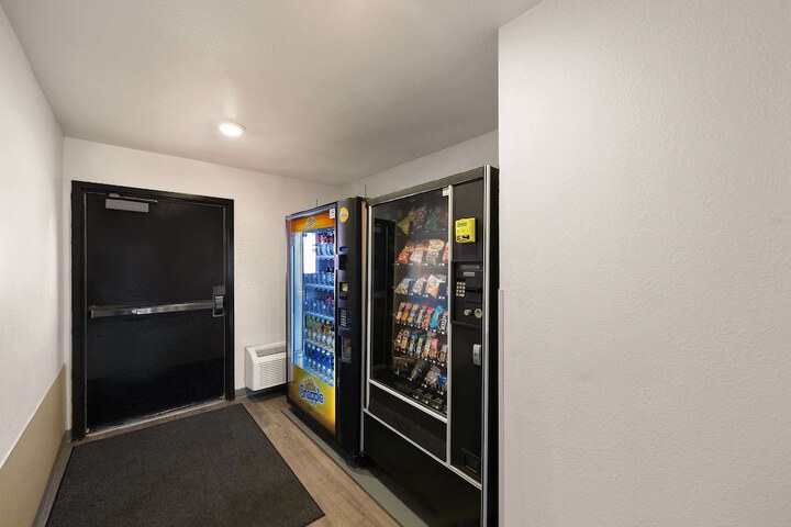WoodSpring Suites Rockwall-East Dallas